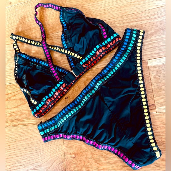 La Blanca Threading Along Ribbon Hipster Bikini 2 Piece Black Size 6 - Picture 2 of 12